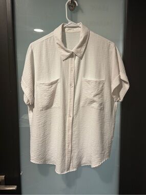 Timing White Textured Short-Sleeve Button-Down Shirt